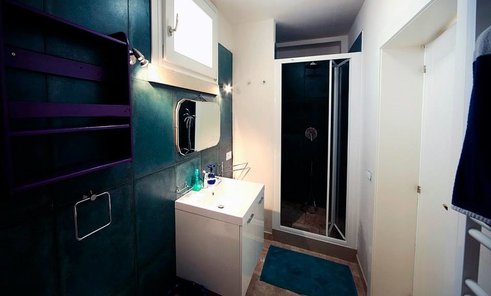 The hedgehog’s suite bathroom at|BB|Guest House|la Tana del Riccio|in Salento