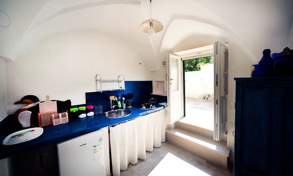 The hedgehog’s Suite independent kitchen & entrance|BB|Tana del Riccio|Salento