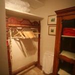 B&B Guest House Salento la Tana del Riccio, casa vacanze boutique di charme a Vaste di Poggiardo: Il Gong Tibetano riciclato in appendiabiti.