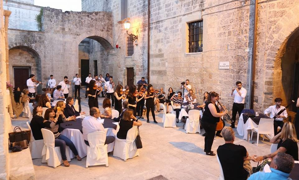 flash mob a vaste: nel cuore del borgo, accanto al Bed and Breakfast Tana del Riccio, COSE DA FARE A VASTE