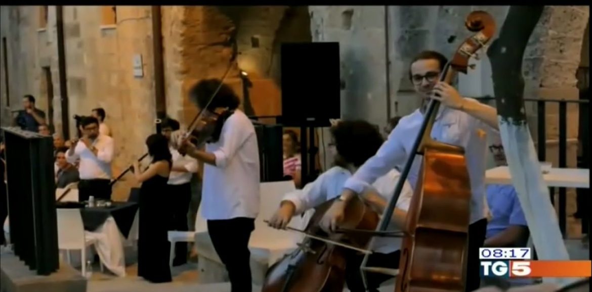 Musica in Salento: flash mob tg5 rubrica cartellone